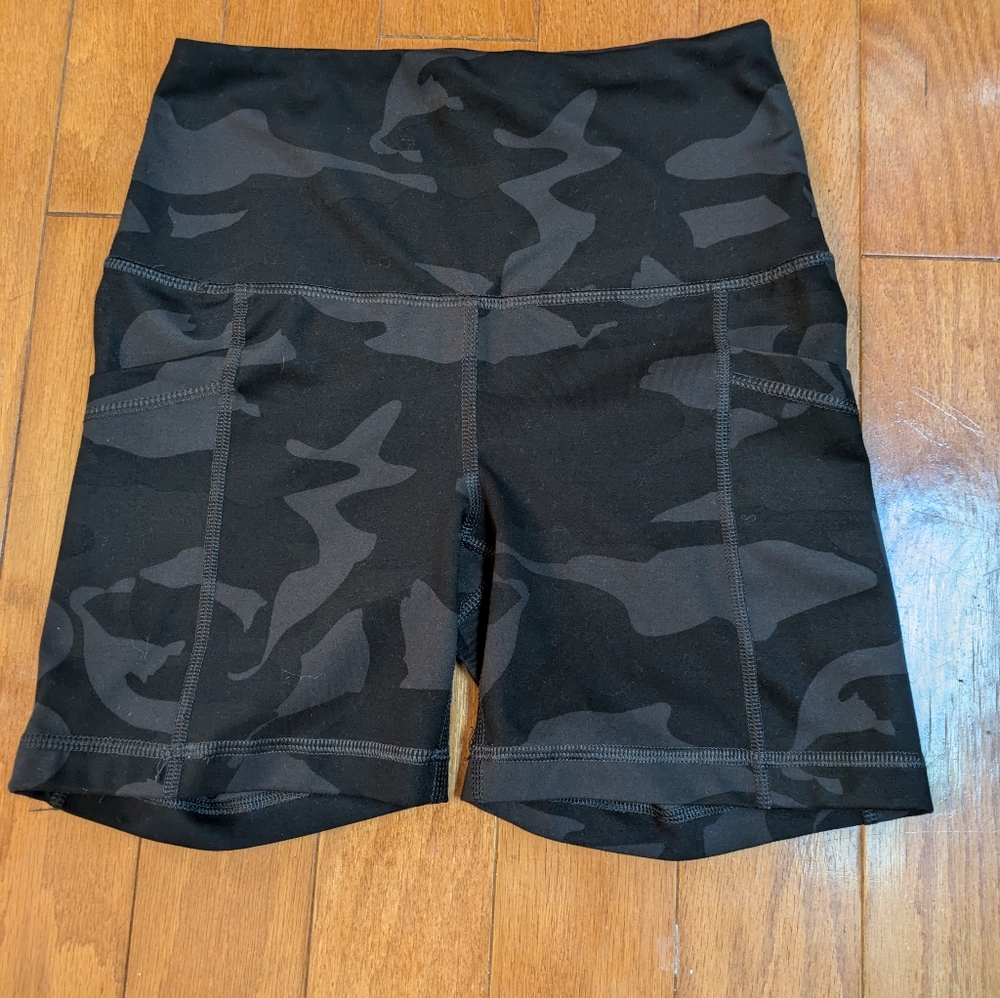 Yogalicious Black Bike Shorts with Urban Camouflage Size XS